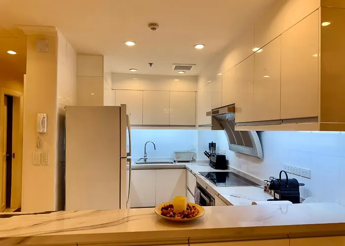 Apartment Elegant 4br Penthouse In Bgc Manila