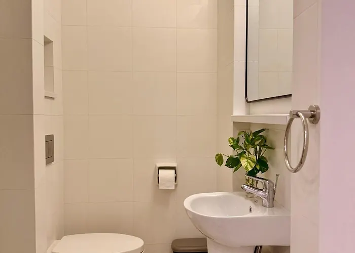 Elegant 4br Penthouse In Bgc Apartment Manila