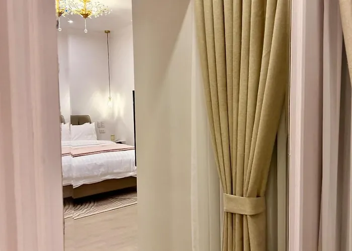 Elegant 4br Penthouse In Bgc Apartment Manila