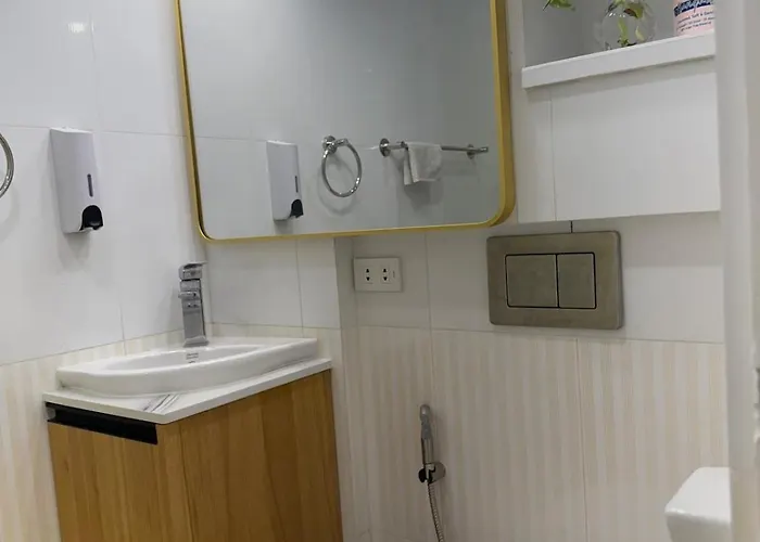 Elegant 4br Penthouse In Bgc Apartment