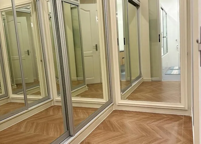 Elegant 4br Penthouse In Bgc