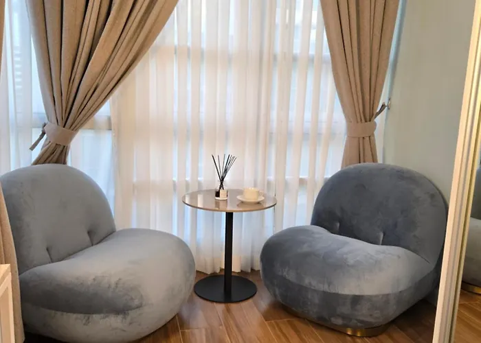 Apartment Elegant 4br Penthouse In Bgc