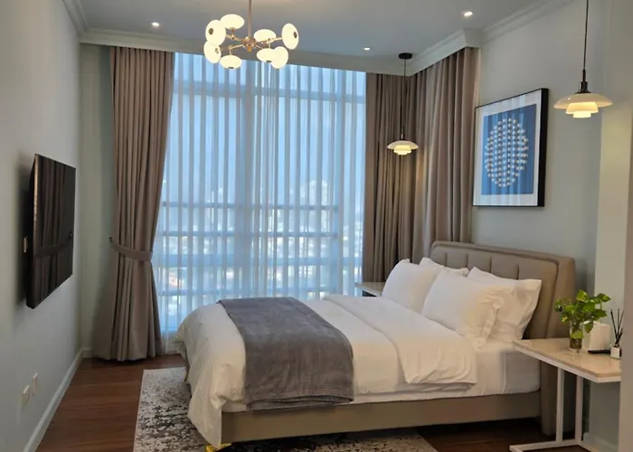 Apartment Elegant 4br Penthouse In Bgc Manila