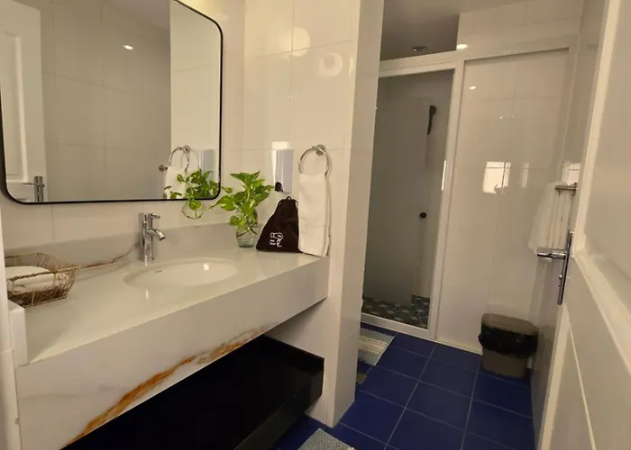 Elegant 4br Penthouse In Bgc Apartment *