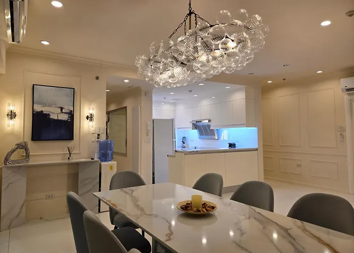 Apartment Elegant 4br Penthouse In Bgc
