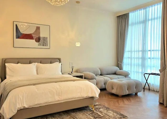 Apartment Elegant 4br Penthouse In Bgc Manila