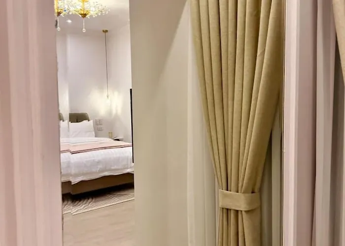 Elegant 4br Penthouse In Bgc