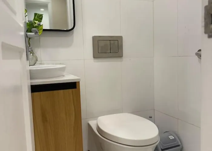 Apartment Elegant 4br Penthouse In Bgc *