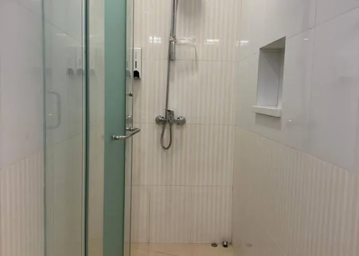 Elegant 4br Penthouse In Bgc *