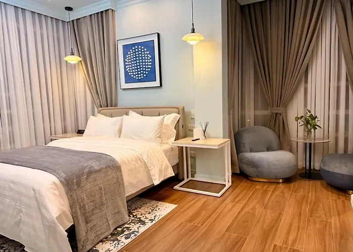 Apartment Elegant 4br Penthouse In Bgc Manila