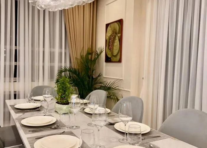 Apartment Elegant 4br Penthouse In Bgc