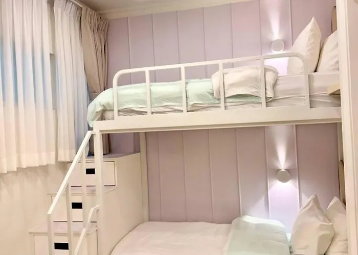 Elegant 4br Penthouse In Bgc *