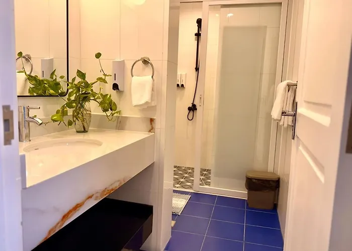Apartment Elegant 4br Penthouse In Bgc