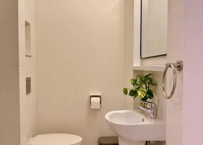 Elegant 4br Penthouse In Bgc