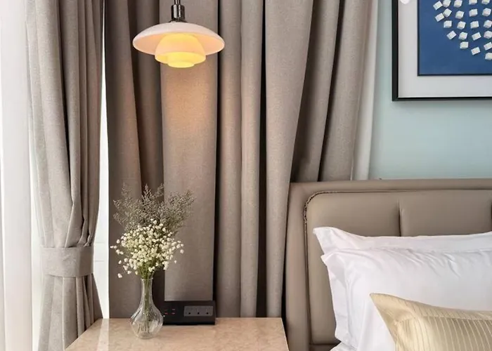 Elegant 4br Penthouse In Bgc *