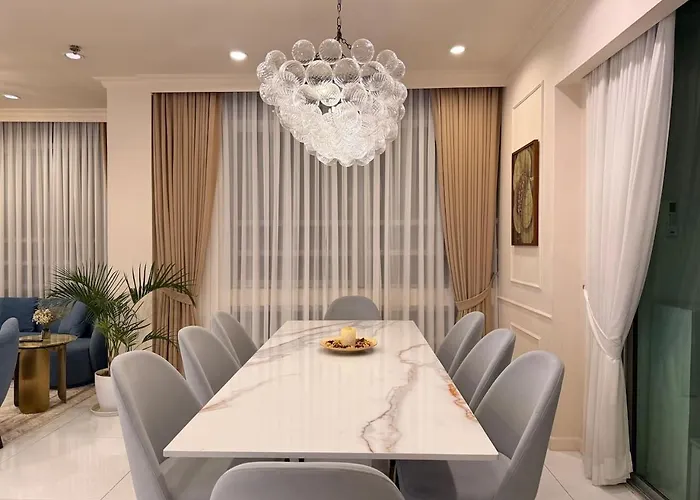 Elegant 4br Penthouse In Bgc * Manila