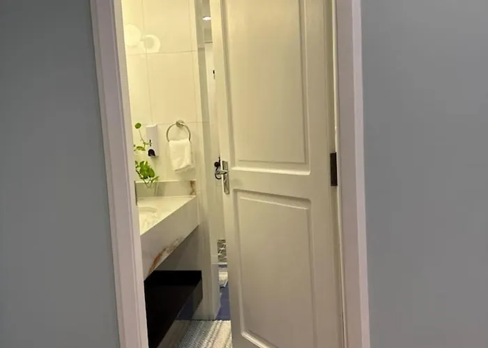 Apartment Elegant 4br Penthouse In Bgc *